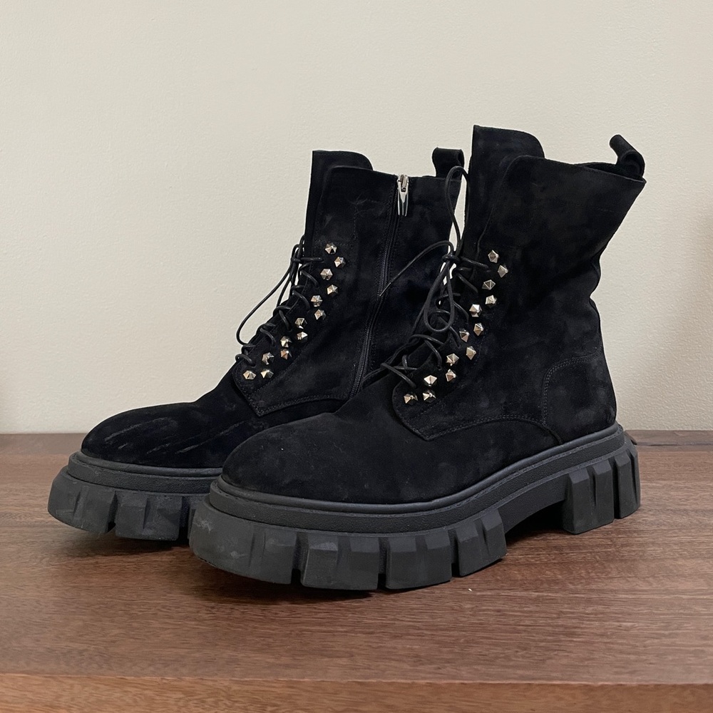 La Canadienne Suede Studded Boots